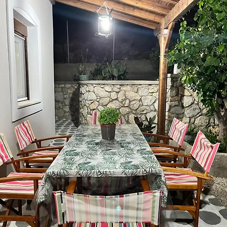 Villa-skalia / Kalymnos House Case de vacanță Skaliá